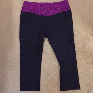 Nike Pants - Nike capris tights size medium Nike Pants - Nike capris tights size medium